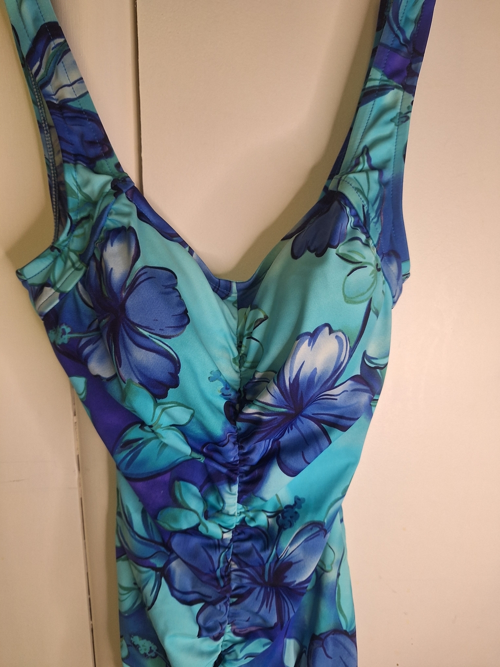 Cove Turquoise and Blue Tropical-Print Roushed Front One Piece Swim Suit Size 10 - Picture 5 of 10